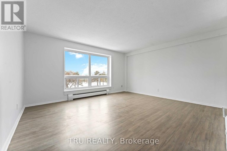 29473448/8-898-elmsmere-road/beacon-hill-south/ottawa/ontario/K1J7T6_7