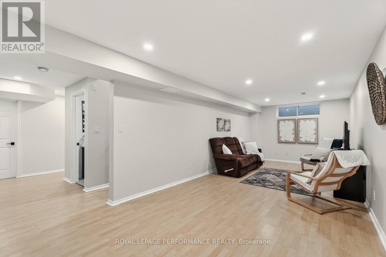 29615076/1820-mccallum-drive/fallingbrookgardenway-south/ottawa/ontario/K4A3T7_37