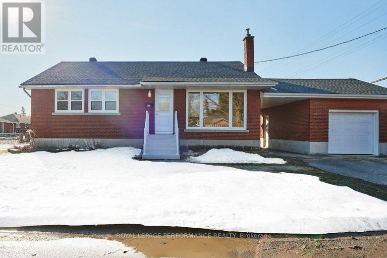 29470897/624-clarke-avenue/castle-heightsrideau-high/ottawa/ontario/K1K0Y7_1