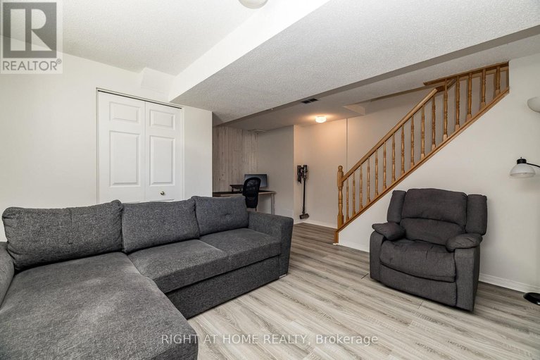 28636407/2-whalings-circle/stittsville-central/ottawa/ontario/K2S1S4_23
