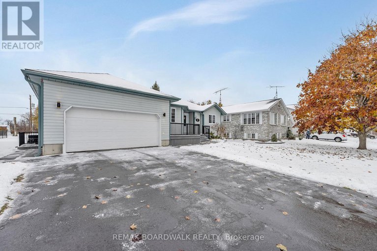 29099870/11-grove-street/iroquois/south-dundas/ontario/K0E1K0_3