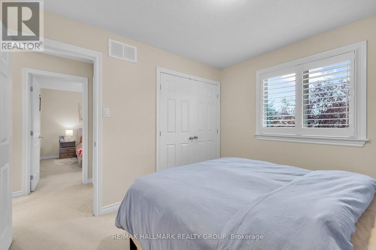 29354071/10-friendly-crescent/stittsville-south/ottawa/ontario/K2S2B6_22