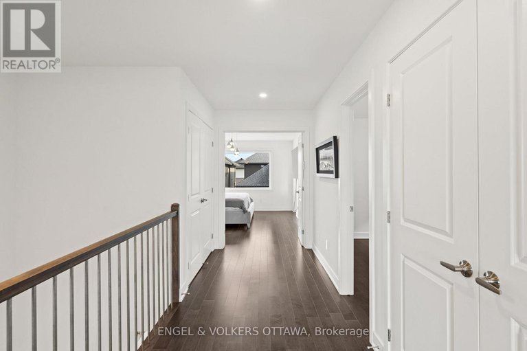 29134549/1047-hydrangea-avenue/riverside-southgloucester-glen/ottawa/ontario/K4M0L5_16