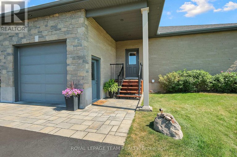 29340390/217-shamus-way/huntley-ward-south-west/ottawa/ontario/K0A1L0_46