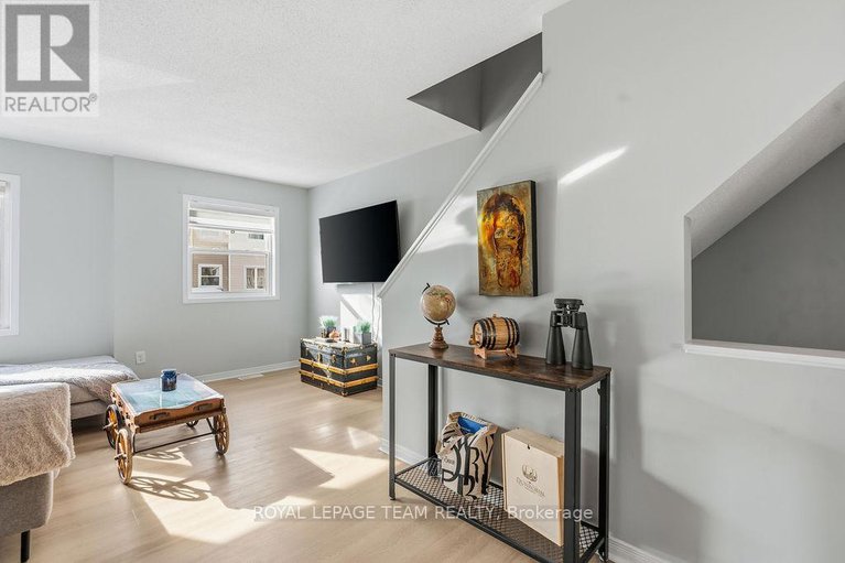 29379496/402-sadar-private/cedargrovefraserdale/ottawa/ontario/K2J3T3_24