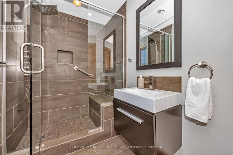 28379568/421-hinton-avenue-s/civic-hospital/ottawa/ontario/K1Y1B2_35