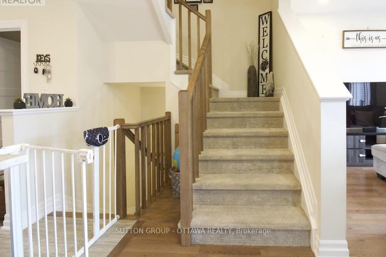 29396023/303-rue-de-l-etang-street/town-of-rockland/clarence-rockland/ontario/K4K0K1_11