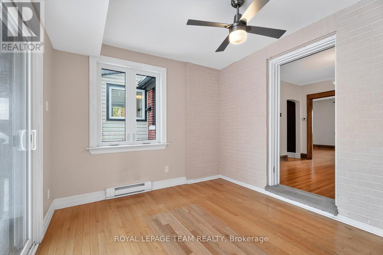 29121392/405-hamilton-avenue-s/civic-hospital/ottawa/ontario/K1Y1C9_13