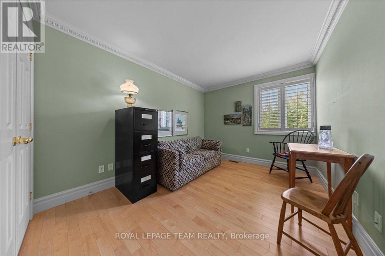 28557044/14-27-forsyth-lane/crystal-beach/ottawa/ontario/K2H9H2_37