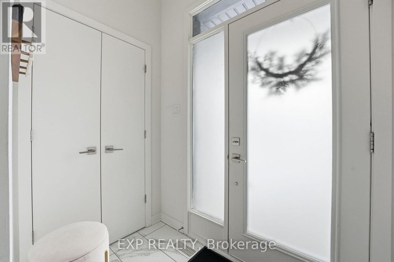 29194137/687-capricorn-circle/riverside-southgloucester-glen/ottawa/ontario/K4M0J5_4