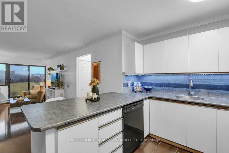 29142164/714-40-landry-street/vanier/ottawa/ontario/K1L8K4_15