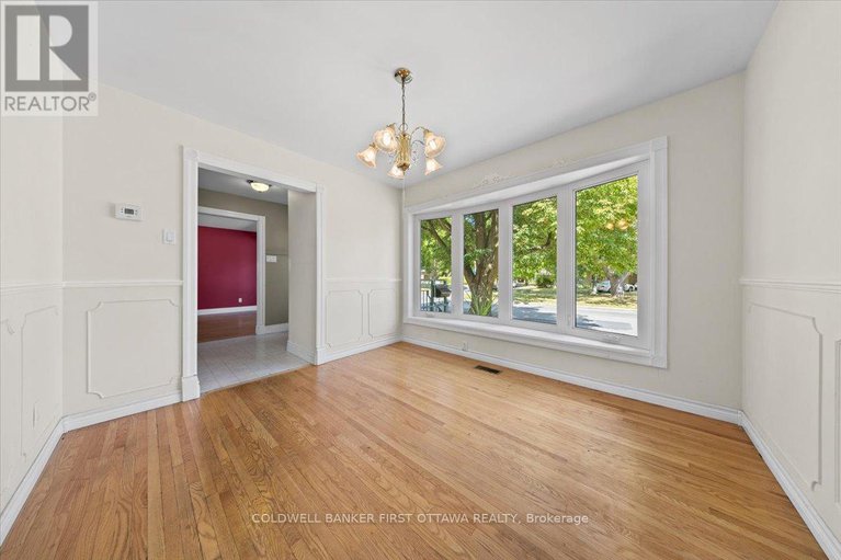 28767158/2326-harding-road/elmvale-acresurbandale/ottawa/ontario/K1G3B9_18