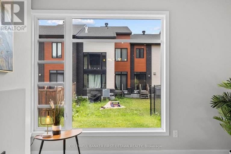 28824941/821-quartet-avenue/riverside-southgloucester-glen/ottawa/ontario/K1X0C4_10