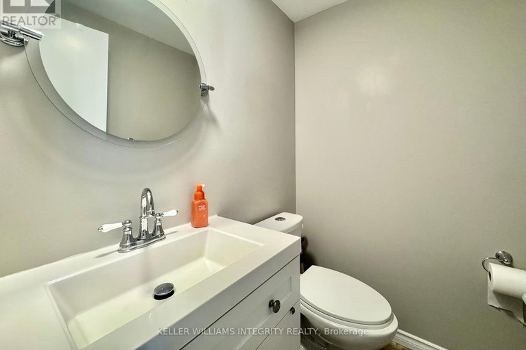 28154215/22-1584-hoskins-crescent/fallingbrookpineridge/ottawa/ontario/K4A2J1_13