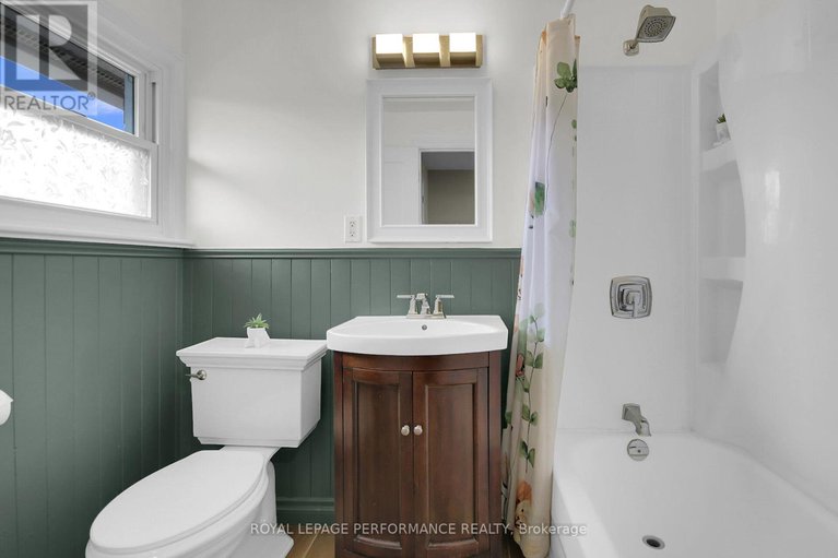 28622582/786-cummings-avenue/castle-heightsrideau-high/ottawa/ontario/K1K2L2_28