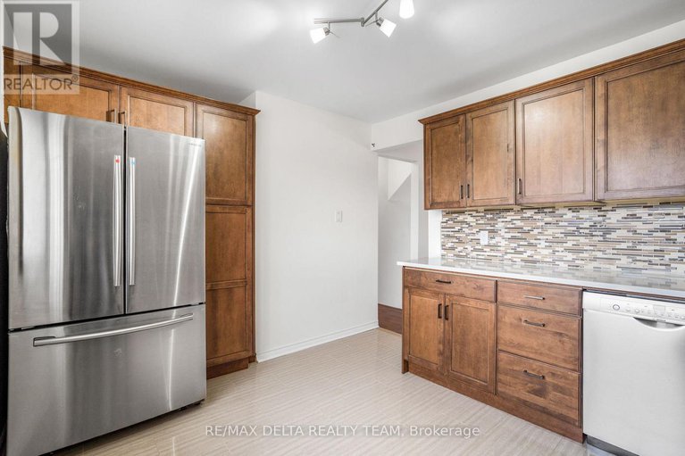 28252608/49-2115-erinbrook-crescent/sheffield-glenindustrial-park/ottawa/ontario/K1B4J5_11