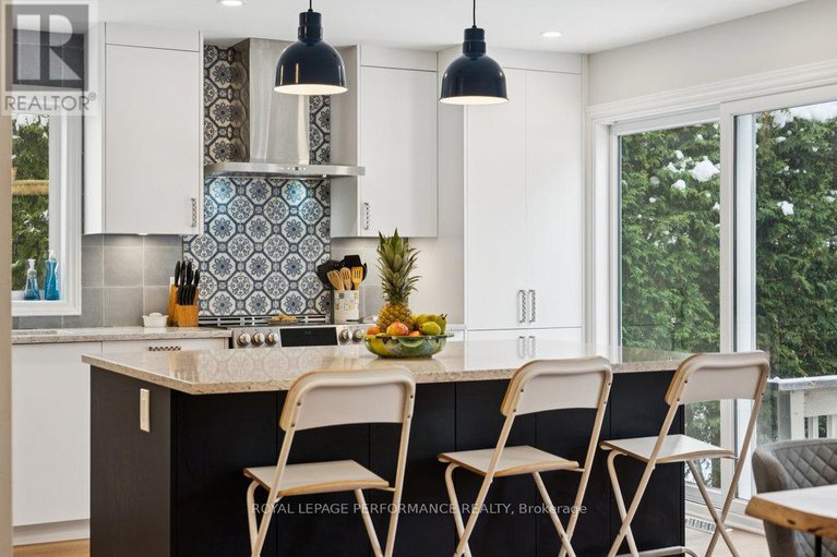 29100826/1798-woodhaven-heights/queenswood-heights-south/ottawa/ontario/K1E2W2_12