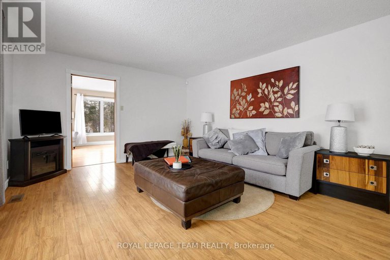 29401092/13025-mackenzie-road/south-dundas-williamsburgh-twp/south-dundas/ontario/K0C1H0_7