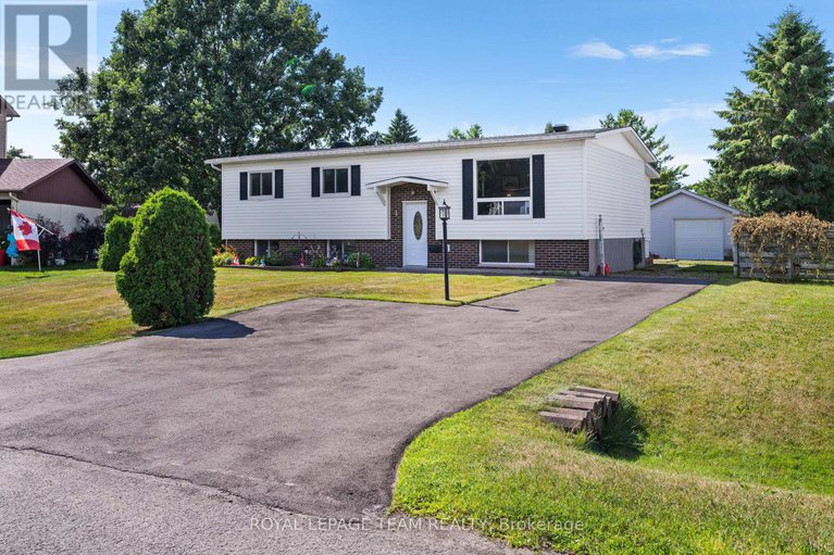 4 Dowdall Crescent