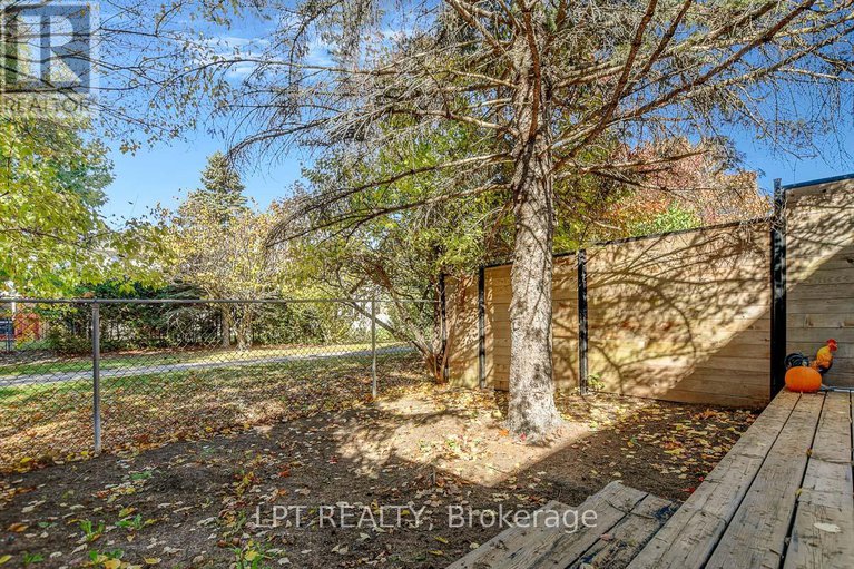 29018996/204-forestglade-crescent/hunt-club-park/ottawa/ontario/K1G6A7_43