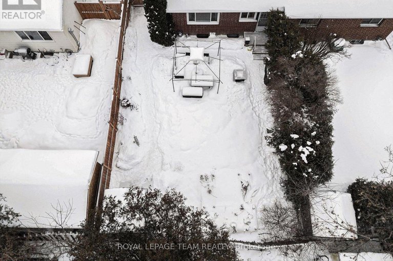 29389354/23-spearman-lane/glencairnhazeldean/ottawa/ontario/K2L1Y6_26