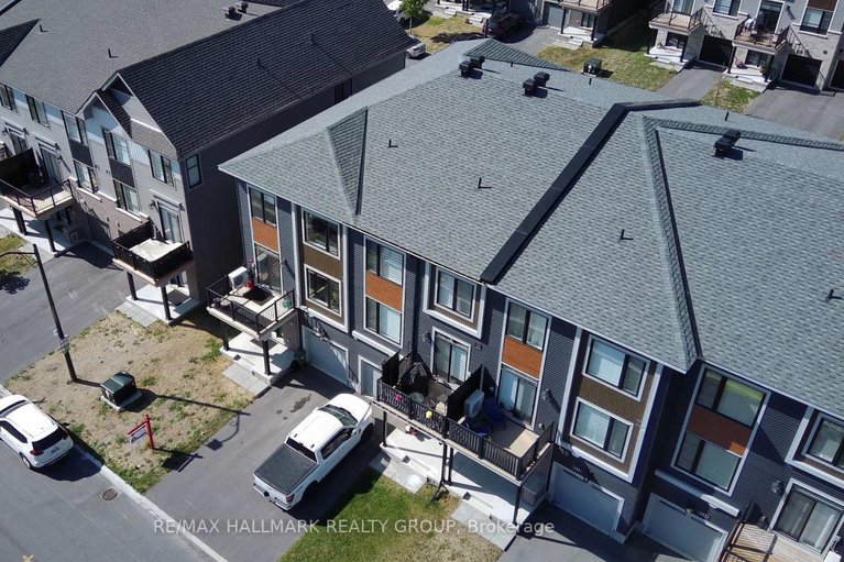 28933930/348-raheen-court-ottawa-circuit/half-moon-bay/ottawa/ontario/K2C3H2_30