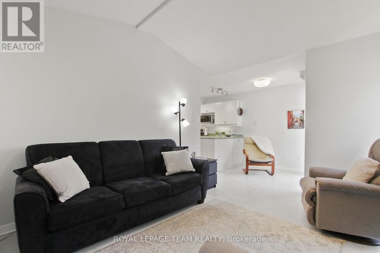 28726721/46-kettleby-street/beaverbrook/ottawa/ontario/K2K3C4_22