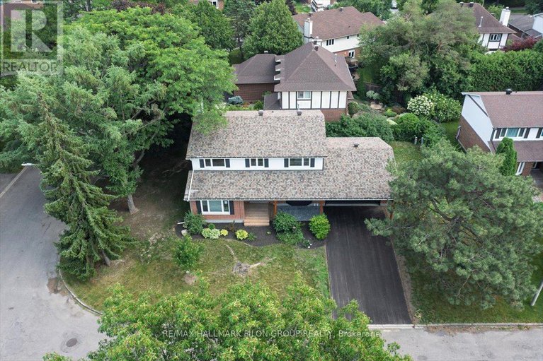 28647832/126-hawk-crescent/hunt-clubwestern-community/ottawa/ontario/K1V9G7_33