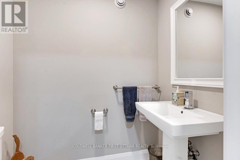28759798/22-rideau-crossing-crescent/north-grenville-twp-kemptville-east/north-grenville/ontario/K0G1J0_20