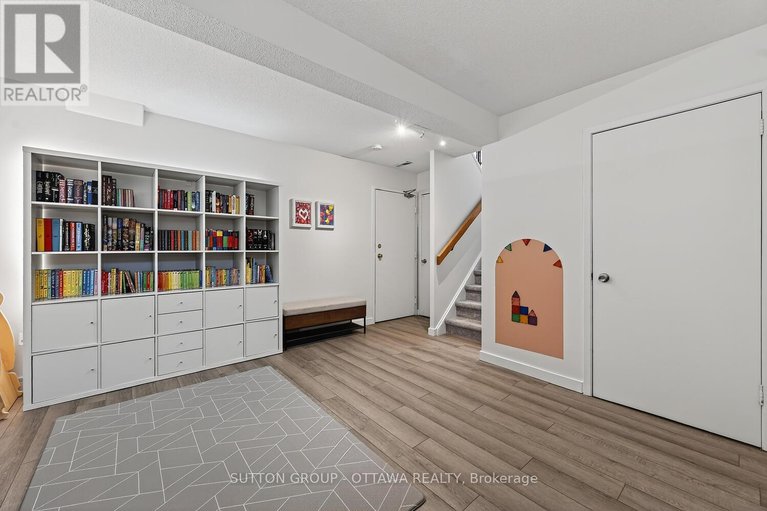 29116675/1-bayside-private/mooneys-bayriverside-park/ottawa/ontario/K1V9R3_25