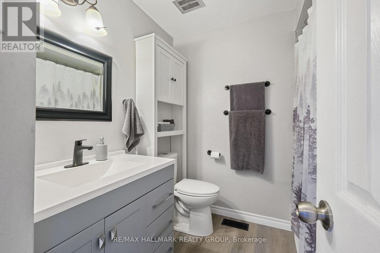 28228944/1811-applegrove-court/beacon-hill-south/ottawa/ontario/K1J6S4_15