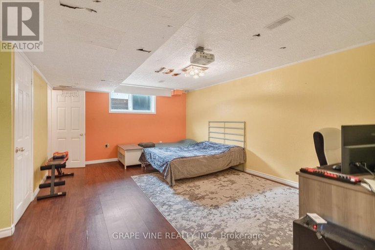 29622142/322-foxridge-way/strandherd/ottawa/ontario/K2J0V7_29