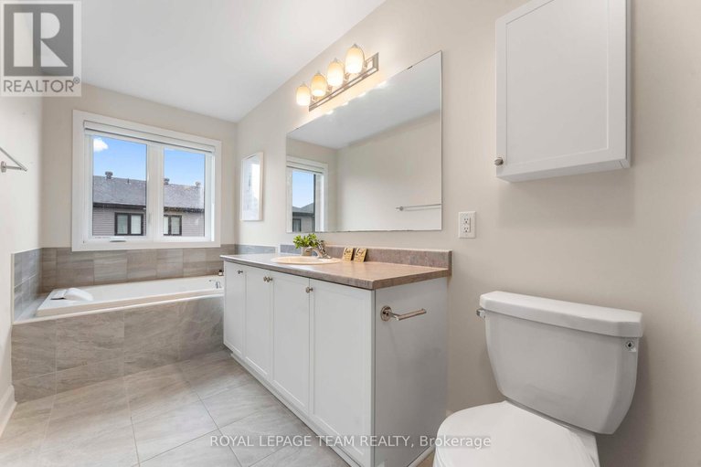 28414492/325-cosanti-drive/remainder-of-stittsville-area/ottawa/ontario/K2S2W6_24