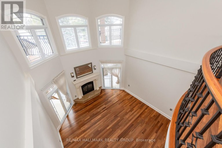 29381192/5800-queenscourt-crescent/manotick-east-to-manotick-station/ottawa/ontario/K4M1K3_28