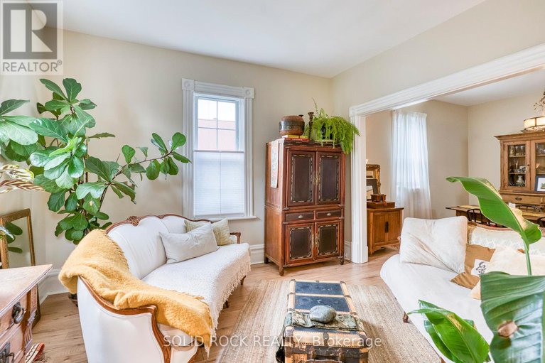 28568795/33a-and-33b-napoleon-street/carleton-place/carleton-place/ontario/K7C2X4_8