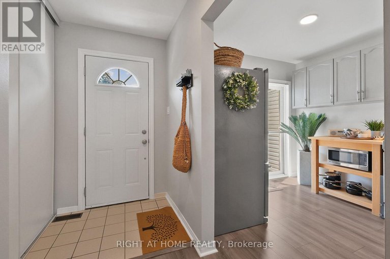 28668515/85-thornbury-crescent/centrepointe/ottawa/ontario/K2G6C4_4