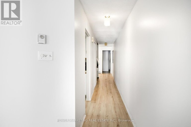 29358160/37g-robinson-avenue/sandy-hill/ottawa/ontario/K1N8N8_13