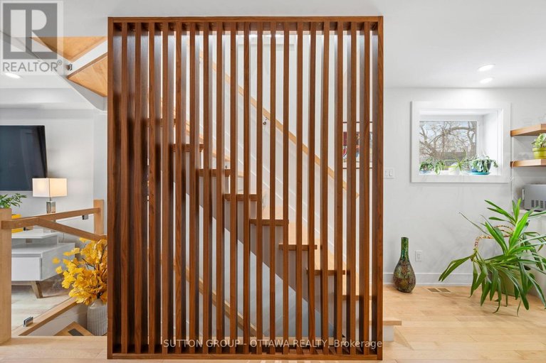 29613583/81-armstrong-street/hintonburg/ottawa/ontario/K1Y2V6_23