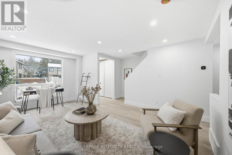 29285913/6-7868-jeanne-darc-boulevard-n/convent-glen-north/ottawa/ontario/K1C2E9_6