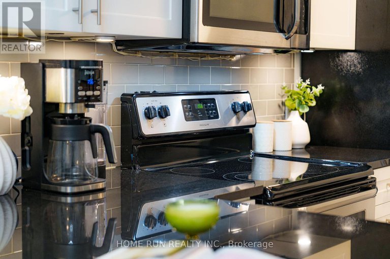 29244128/458a-king-edward-avenue/sandy-hill/ottawa/ontario/K1N0B3_6