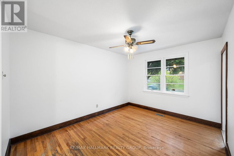 29078857/2028-othello-avenue/elmvale-acresurbandale/ottawa/ontario/K1G2A6_10