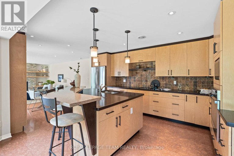 28734411/10-weldale-drive/rural-kanata-central/ottawa/ontario/K2W1A9_13