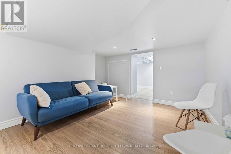 29677913/260-keyworth-avenue/ottawa-westtunneys-pasture/ottawa/ontario/K1Y0G1_21