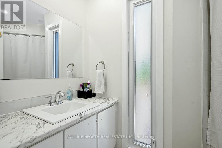 28428555/30-compata-way/blackburn-hamlet-south/ottawa/ontario/K1B4W9_15