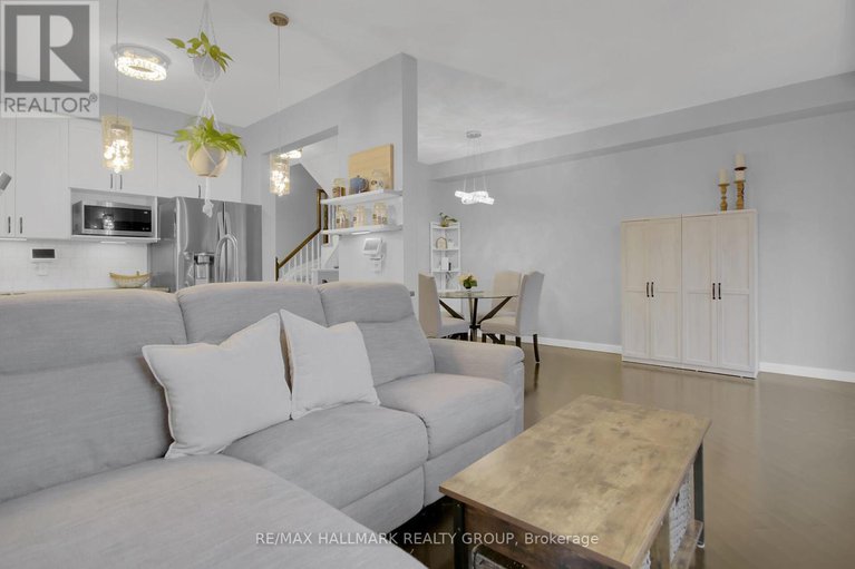 28591389/585-barrick-hill-road/emerald-meadowstrailwest/ottawa/ontario/K2M0B4_12