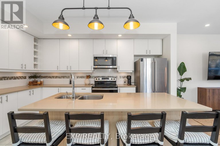 29439807/503-cote-street/overbrookcastle-heights/ottawa/ontario/K1K0Z8_8