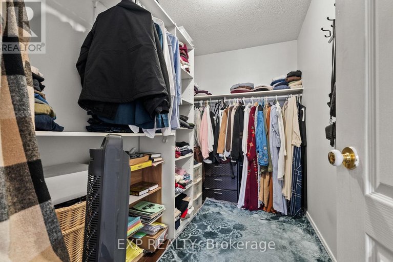 29638664/1582-blohm-drive/hunt-club-park/ottawa/ontario/K1G5K4_27