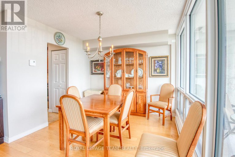 29296783/2006-1195-richmond-road/woodroffe/ottawa/ontario/K2B8E4_9