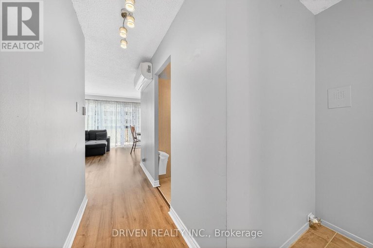 29534533/404-158-a-mcarthur-avenue/vanier/ottawa/ontario/K1L7E7_3