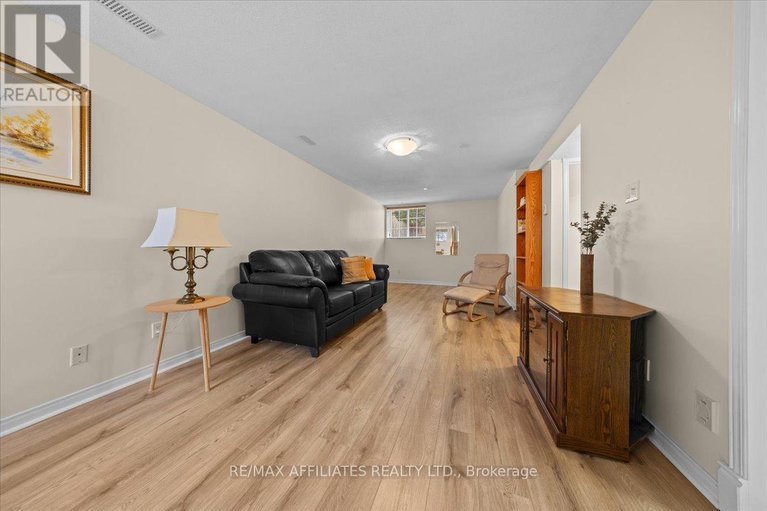 28623558/1694-toulouse-crescent/orleanssunridge/ottawa/ontario/K1C6K3_29